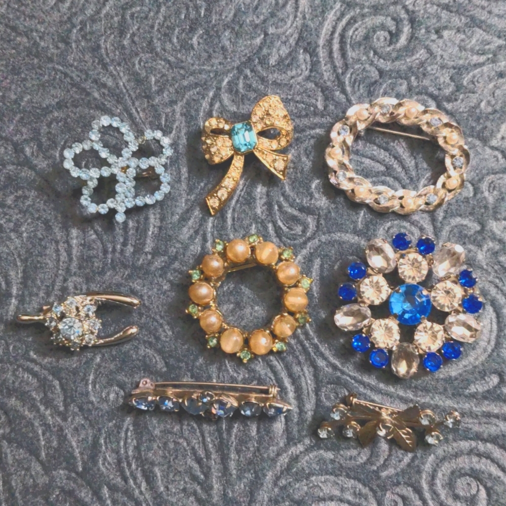 Blue Bling #12 🔥 5 For $35 🔥 Eight Vintage Rhinestone Flower Brooches A126